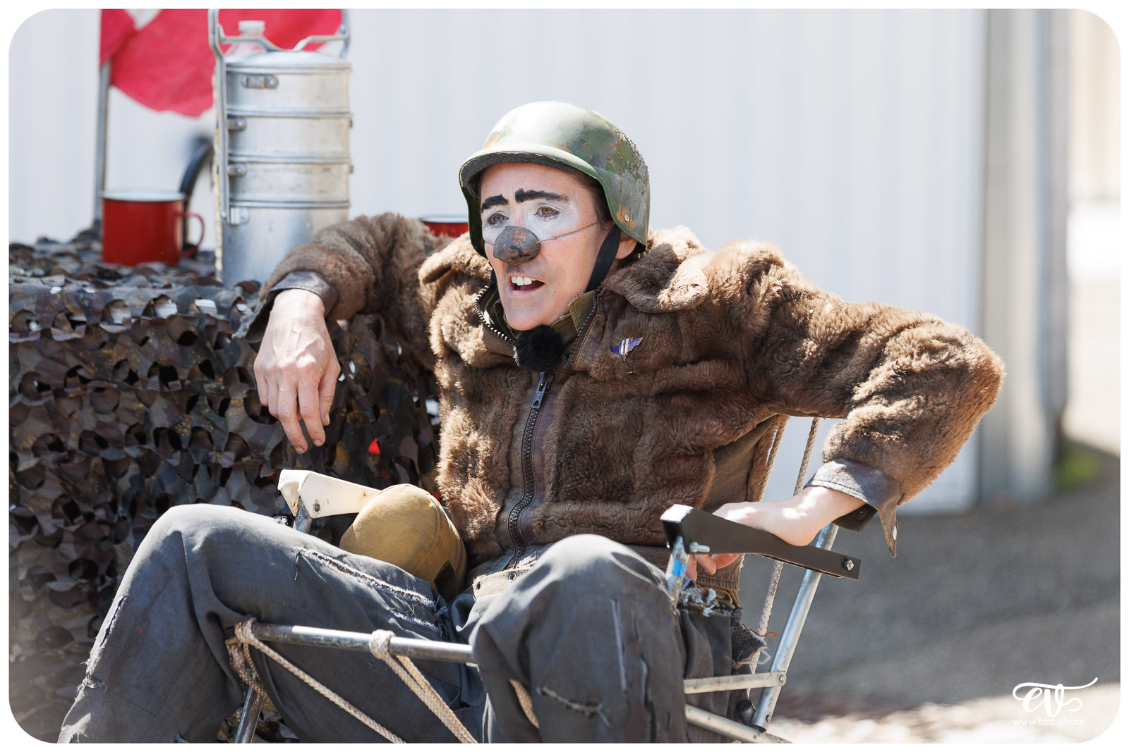 EN ATTENDANT LE 3ÈME TYPE (THÉÂTRE DE CANIVEAU)